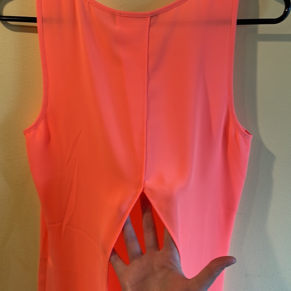 [NWOT] Express Split Back Tank - Picture 3 of 4